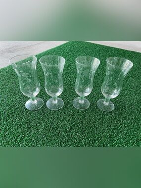 Princess House Heritage 
Hurricane Parfait glasses 
set of 4